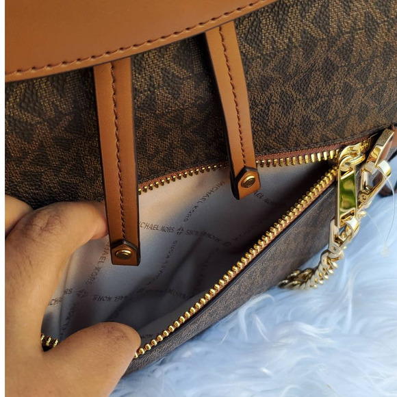 New 🎀 Michael Kors Backpack LG Chain & Wallet Set - Picture 10 of 14